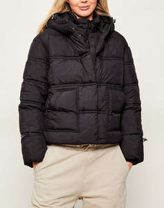 GUESS NEW DAISY CROP LOGO PUFFER GEACA DE DAMA