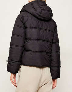 GUESS NEW DAISY CROP LOGO PUFFER GEACA DE DAMA