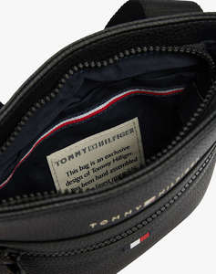 TOMMY HILFIGER ESSENTIAL PU MINI CROSSOVER (Dimensiuni: 21 x 1 x 22cm.)